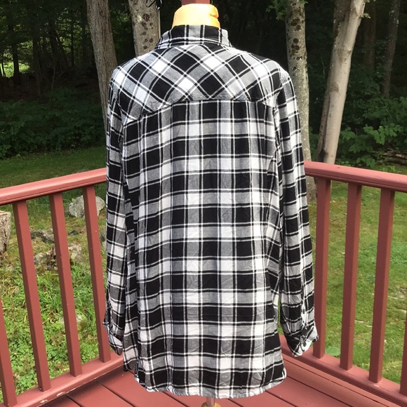 Torrid 3X black white plaid button up long sleeve top. - Picture 3 of 7